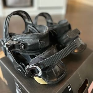 Medium Snowboard bindings